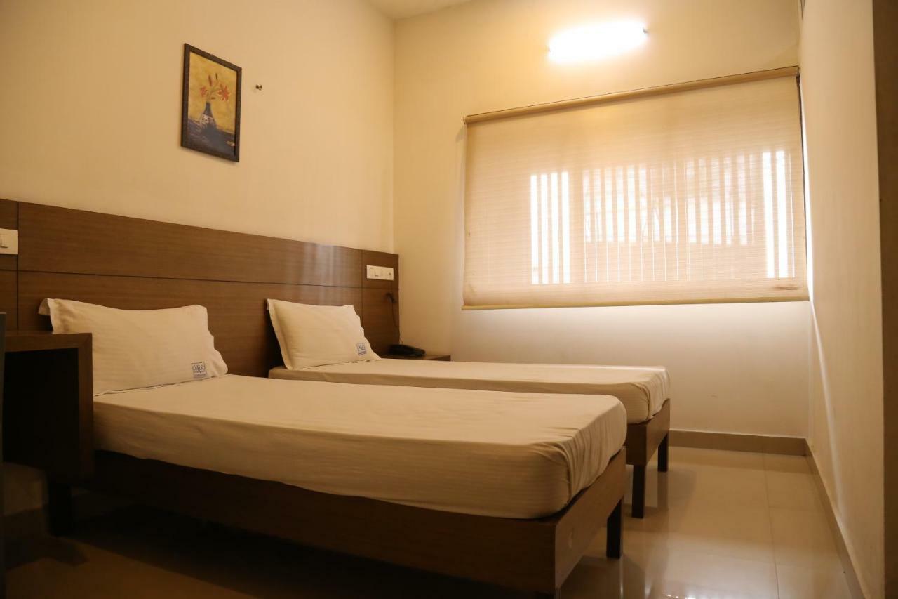 Kodavath Regency Alwaye Dış mekan fotoğraf