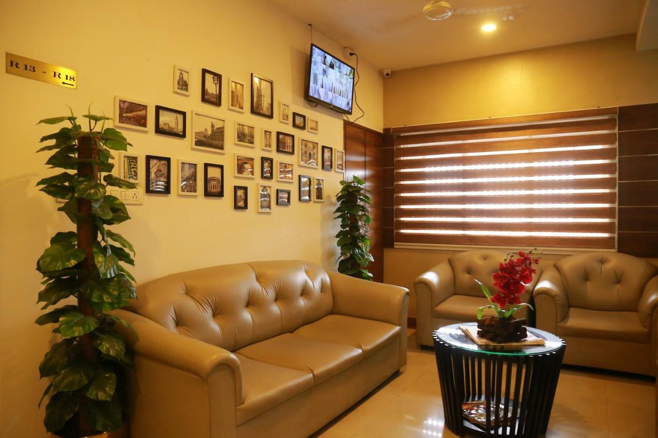 Kodavath Regency Alwaye Dış mekan fotoğraf