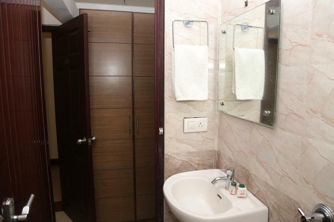 Kodavath Regency Alwaye Dış mekan fotoğraf
